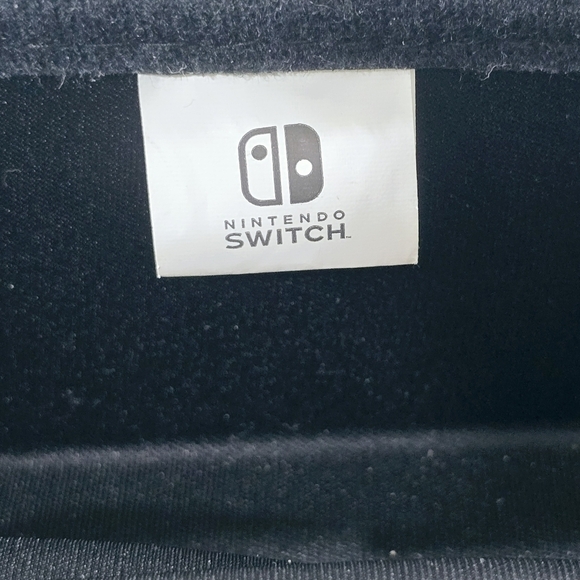Nintendo Switch Protect and organize your  System with this Officially Nintendo - Picture 9 of 12